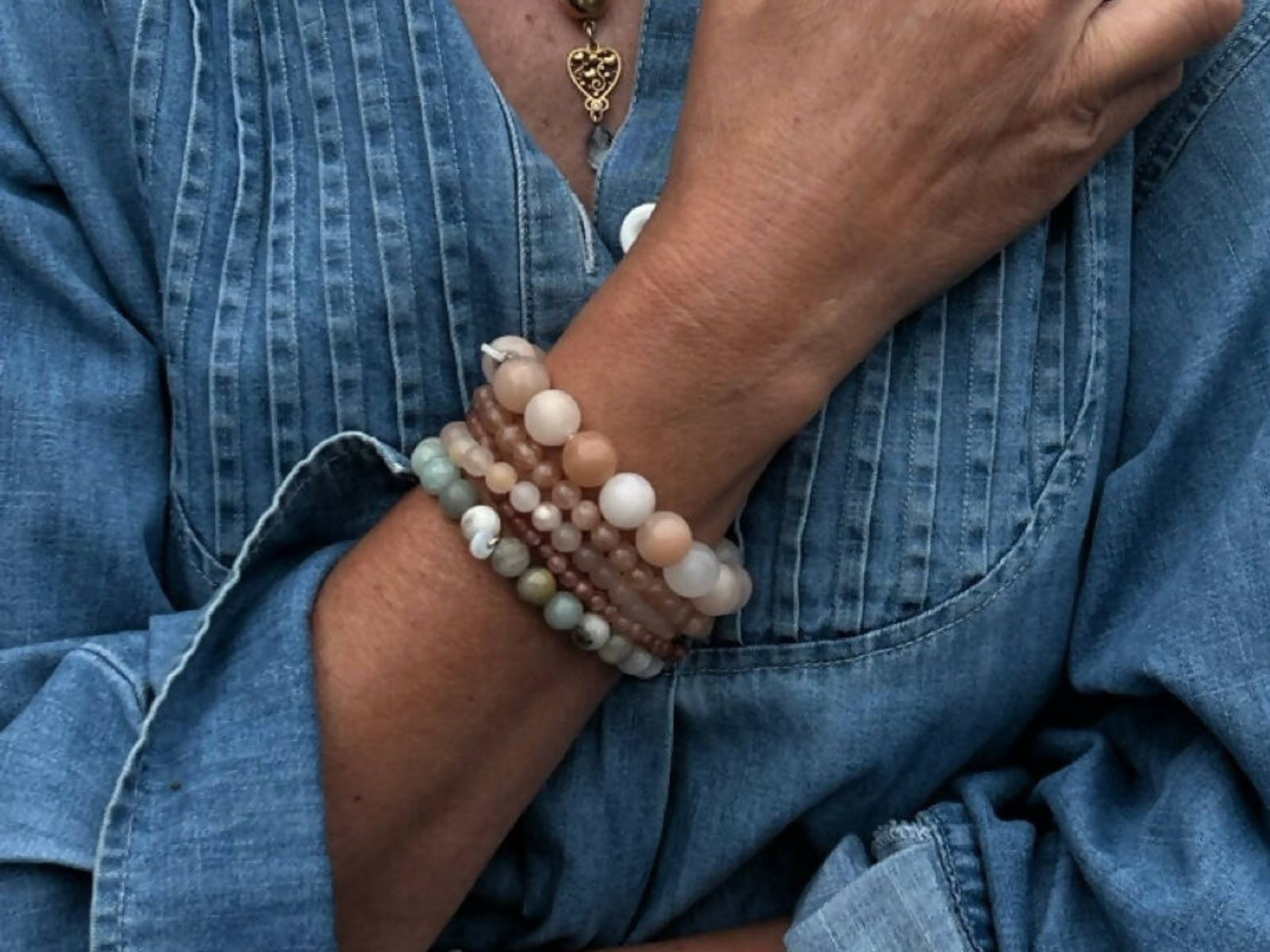 Wie muss ein Armband sitzen? Du misst du deine Größe und kombinierst stilvoll - simply love it.