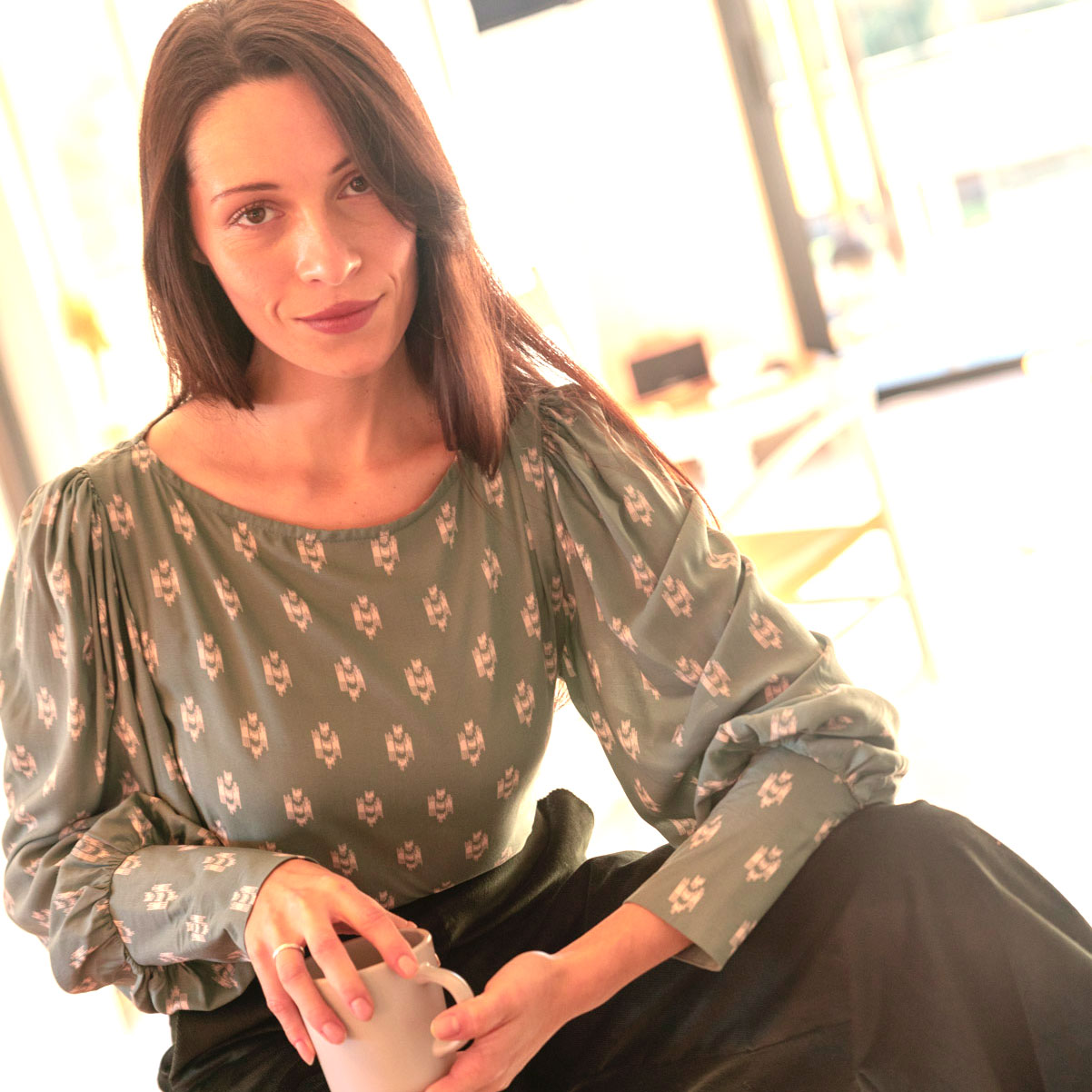 CAVA Bluse mit Inka-Muster und Puffärmeln ECOVERO