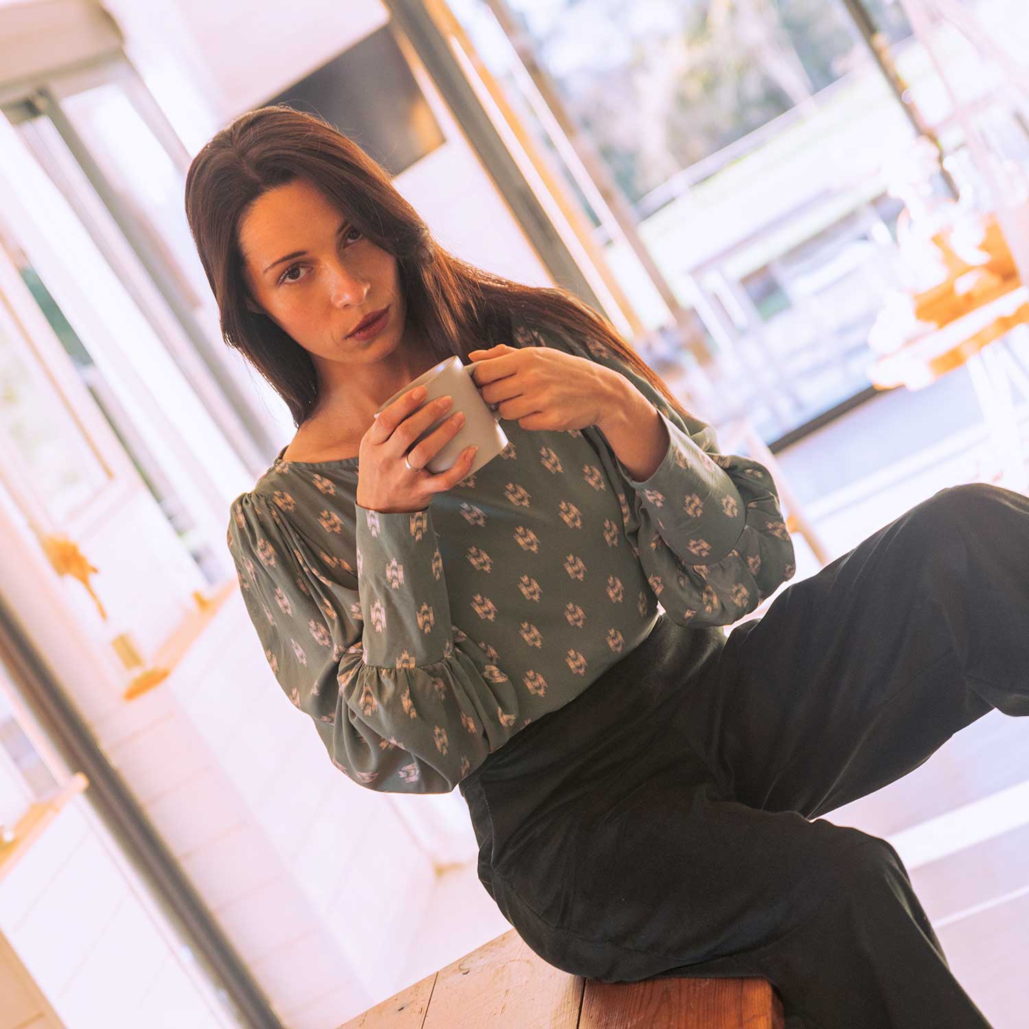 CAVA Bluse mit Inka-Muster und Puffärmeln ECOVERO