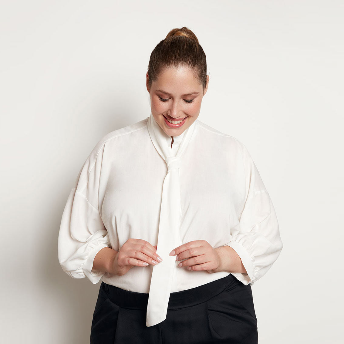 weiße Fledermausbluse MAVIS aus TENCEL™