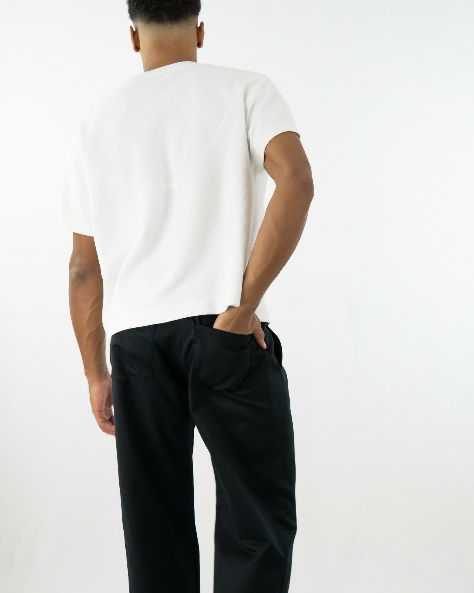 OF44_HK_Rib Circle Shirt White + Bundfaltenhose --5