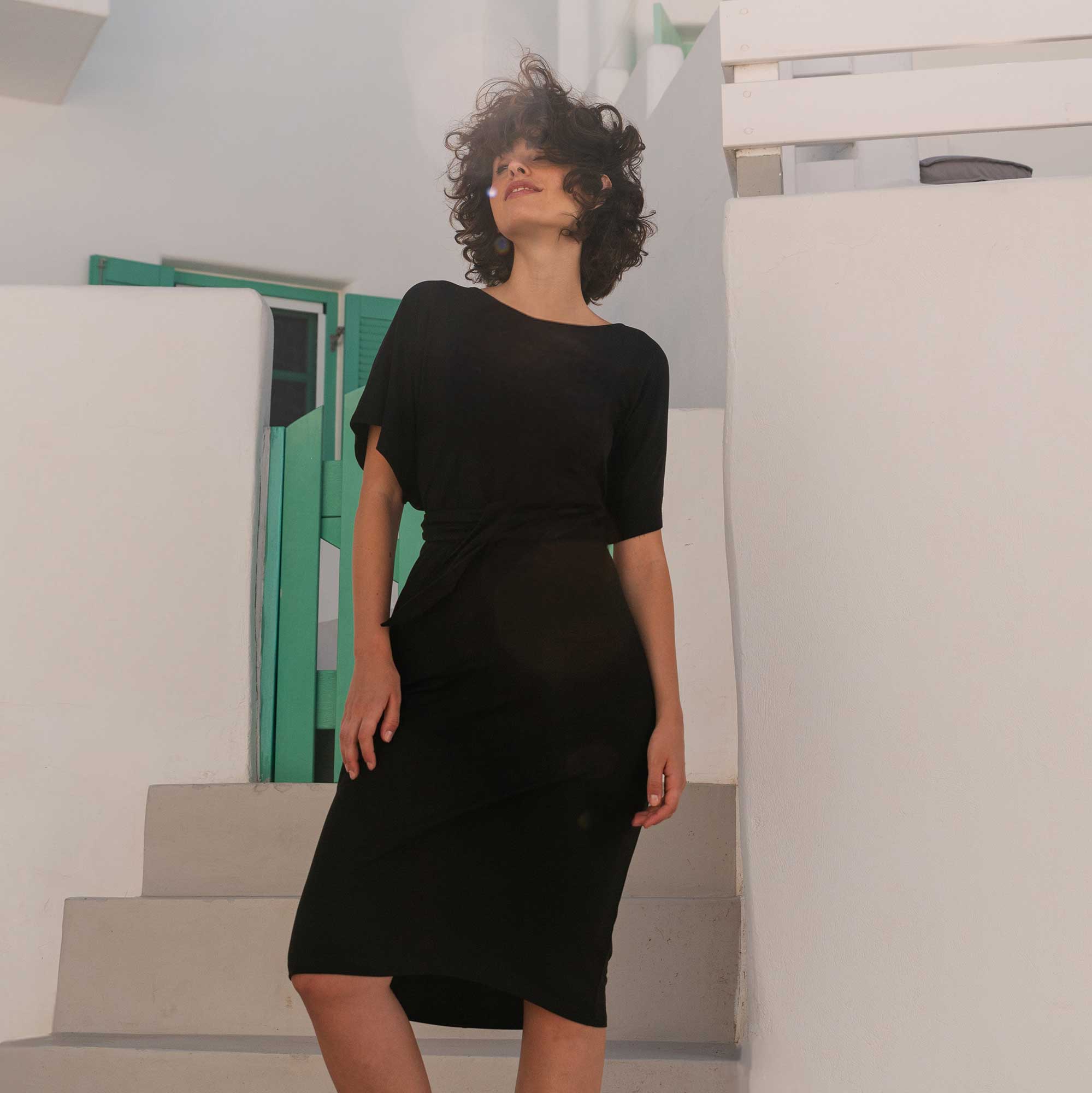 Schwarzes Wickelkleid ANNA aus ECOVERO® Jersey