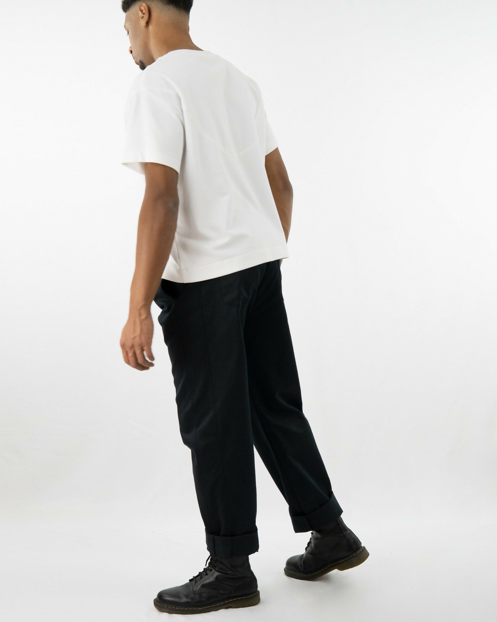 OF44_HK_Rib Circle Shirt White + Bundfaltenhose --4