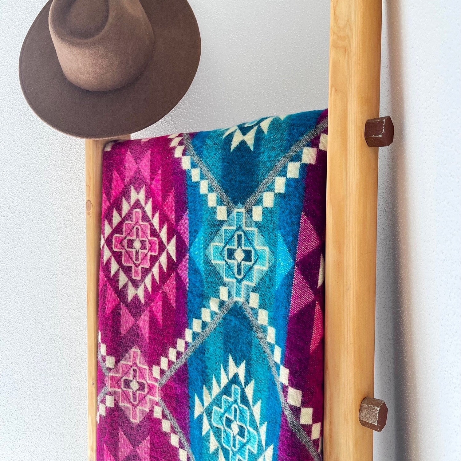 ETHNO Kingsize Decke Antisana Pink/Turquoise