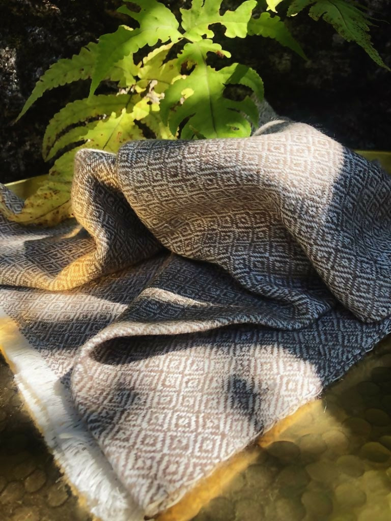 Yakschal beige grau