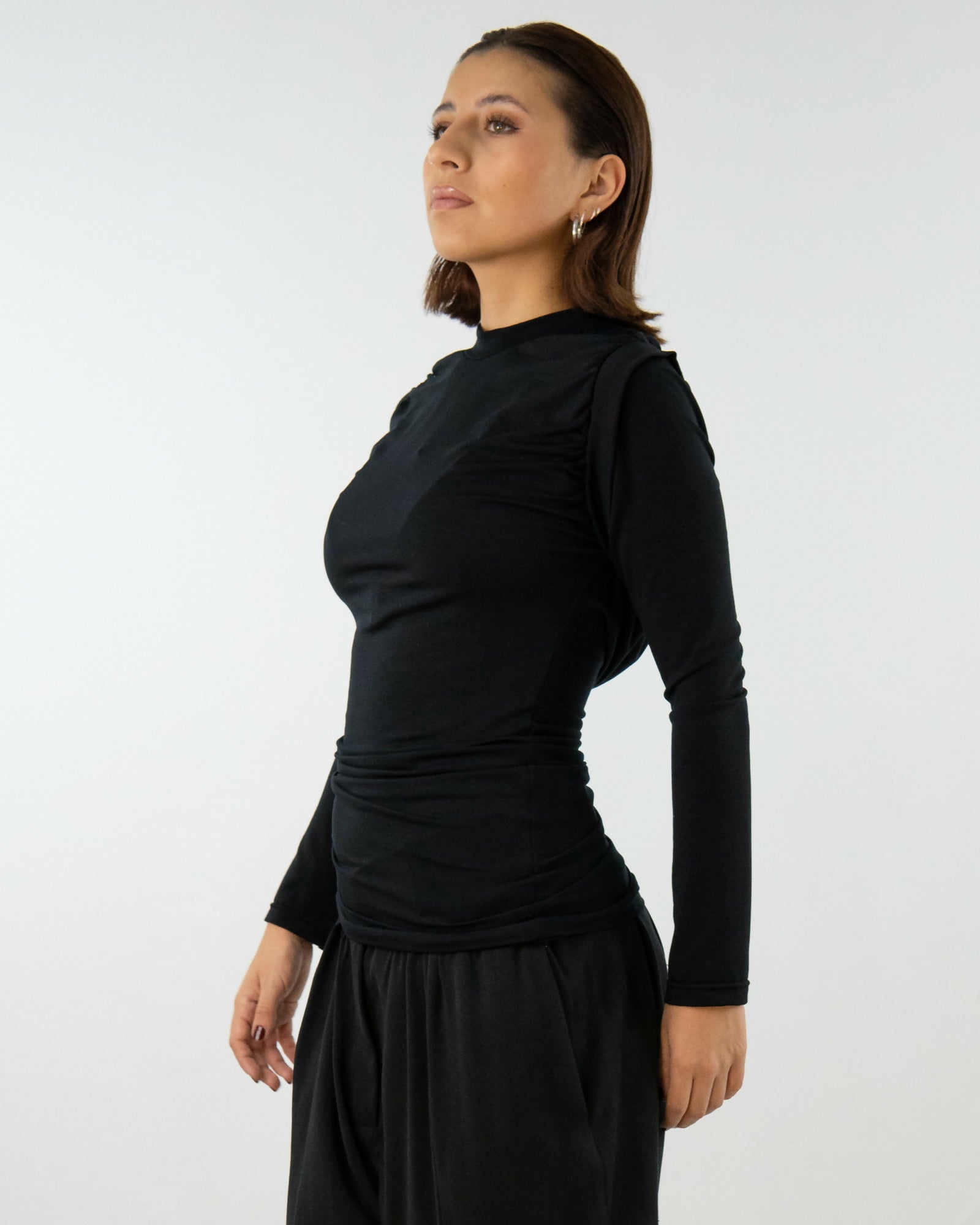 OF2_Shrugg Shirt Black + Hose AdoHAR--11
