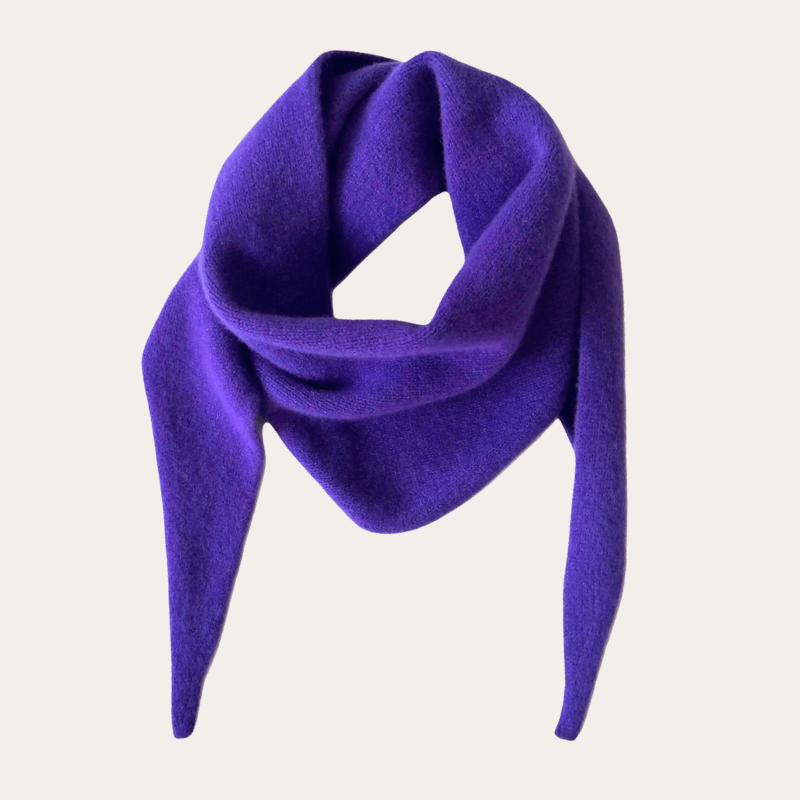 Dreieckstuch Deep Violet SIMPLE Merinowolle, Kaschmir - handgefertigt in Berlin | Freiberg FREIBERG Knitwear Design- simply love it.