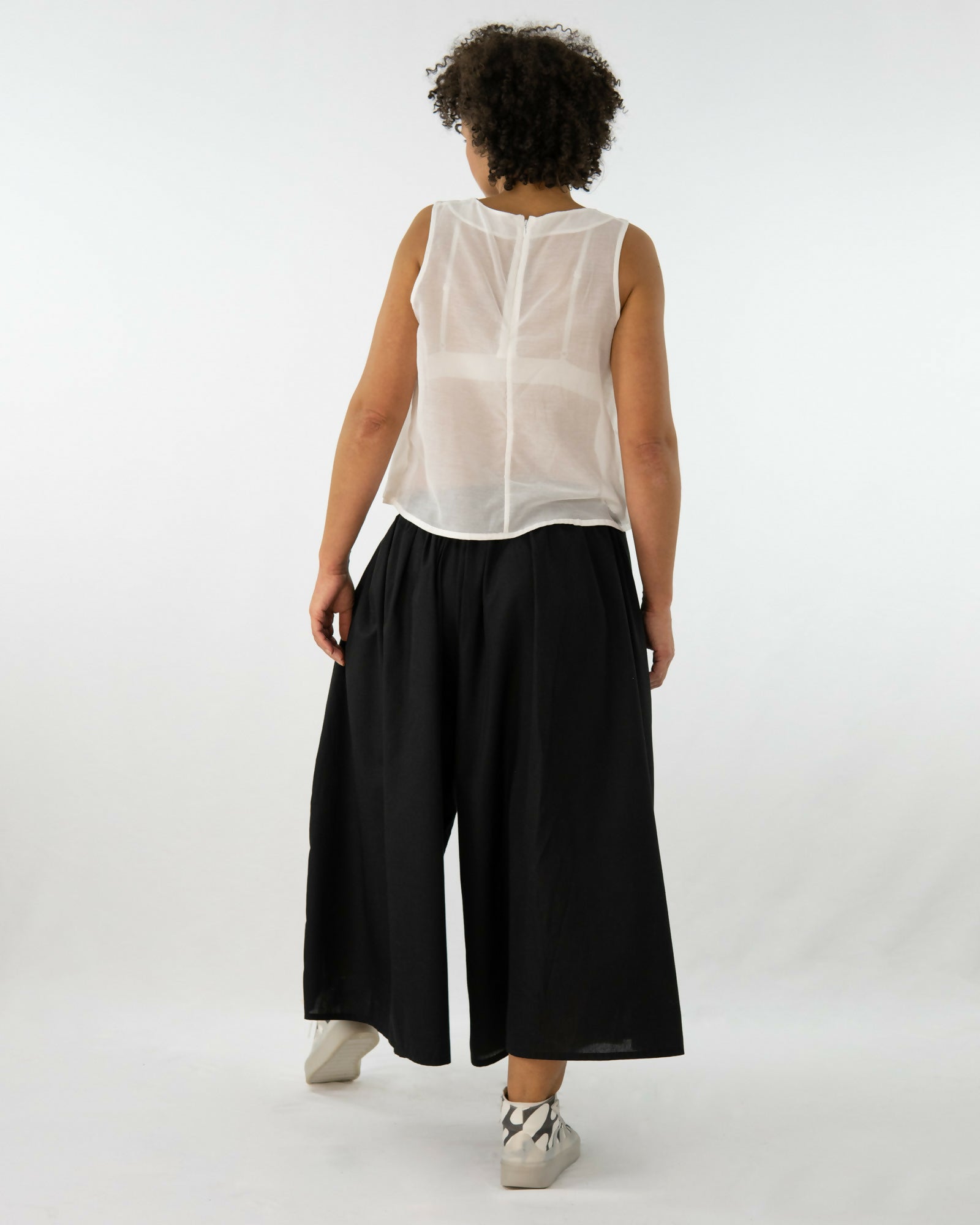 OF28_Hosenrock ZERO + Seidenbluse, ärmellos--8