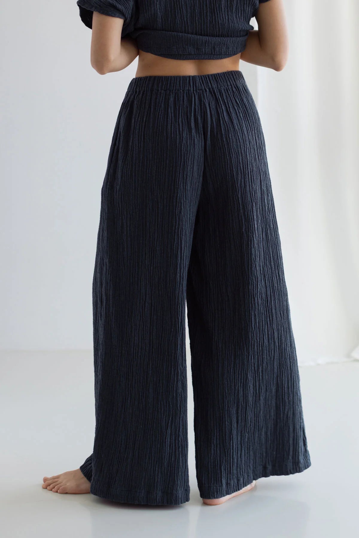 Damen Hose Pasjaca recycelte Materialien Twothirds von hinten