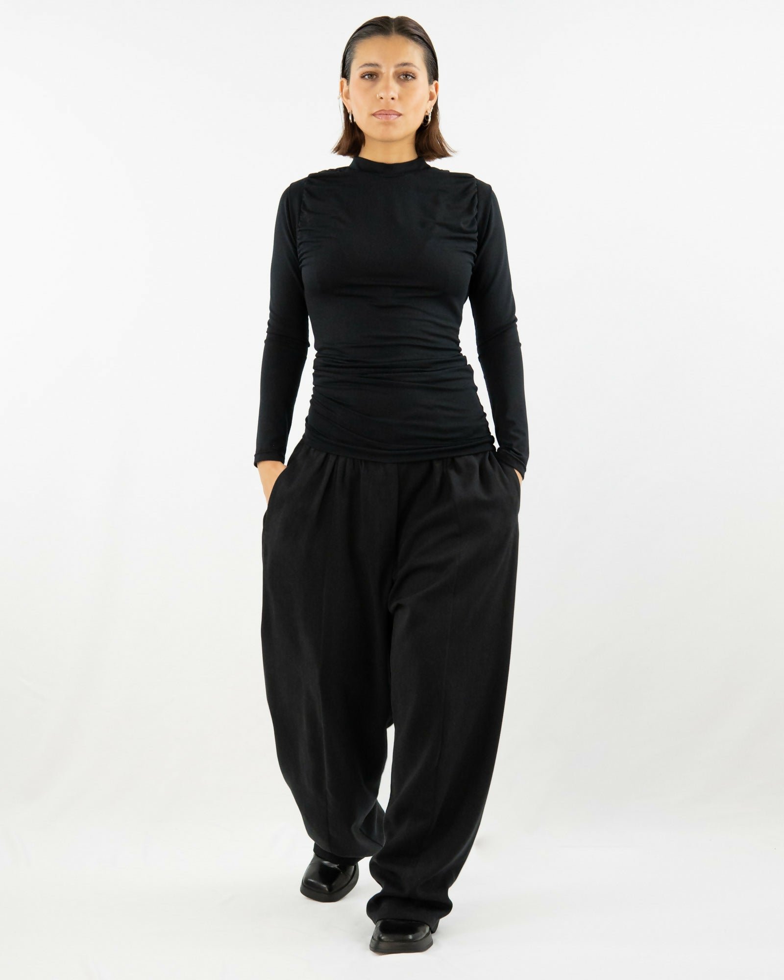 OF2_Shrugg Shirt Black + Hose AdoHAR--13