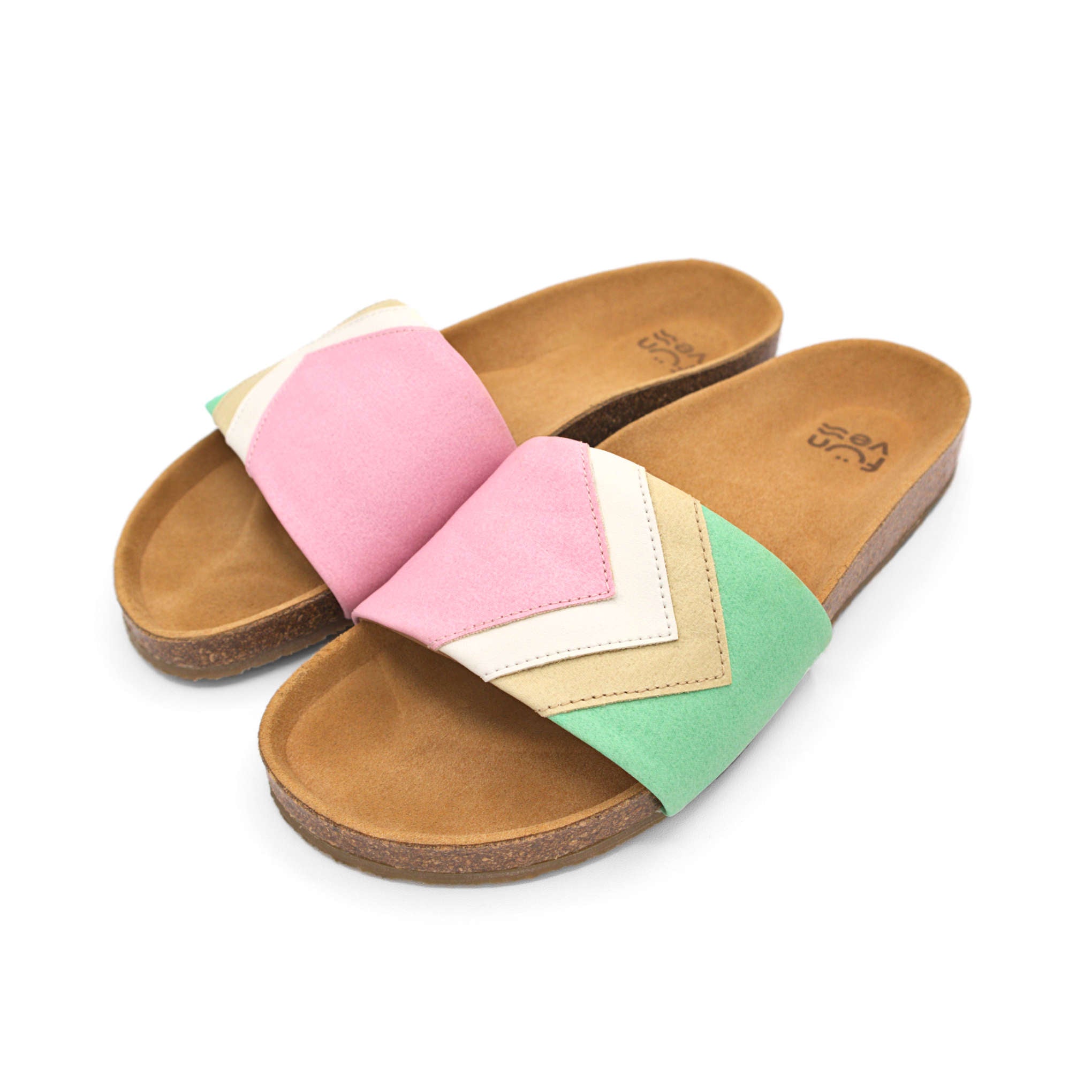 Rosa Sandalen; vegan mit Fußbett; Farben Erdbeerpink, Weiß, Nude, Mint; Marke Fünve; Modell Strawberry; Seitliche Perspektive