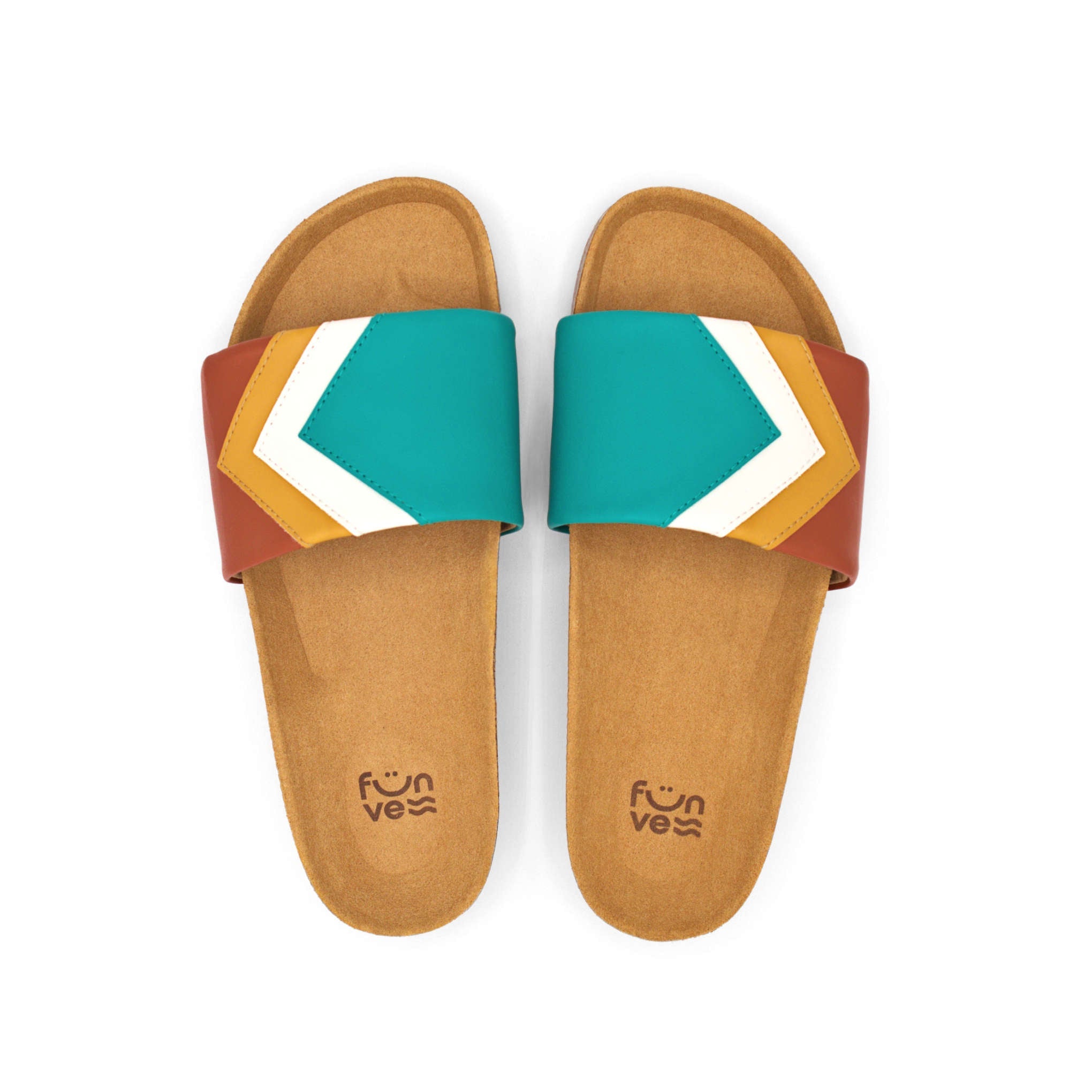 Mit PETA Vegan Award 2023 ausgezeichnete türkis - braune Sandalen, vegan mit Fußbett; Farben Ocean, Weiß, Senf, Terracotta; Marke Fünve; Modell Sunset; Vogelperspektive