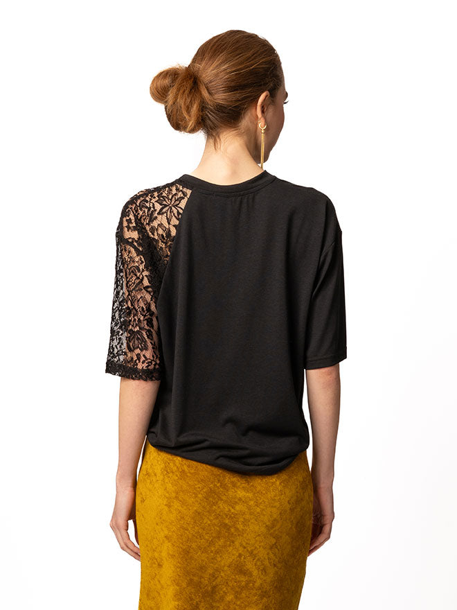 LACEY 2 T-Shirt loose fit – mit Spitze in schwarz