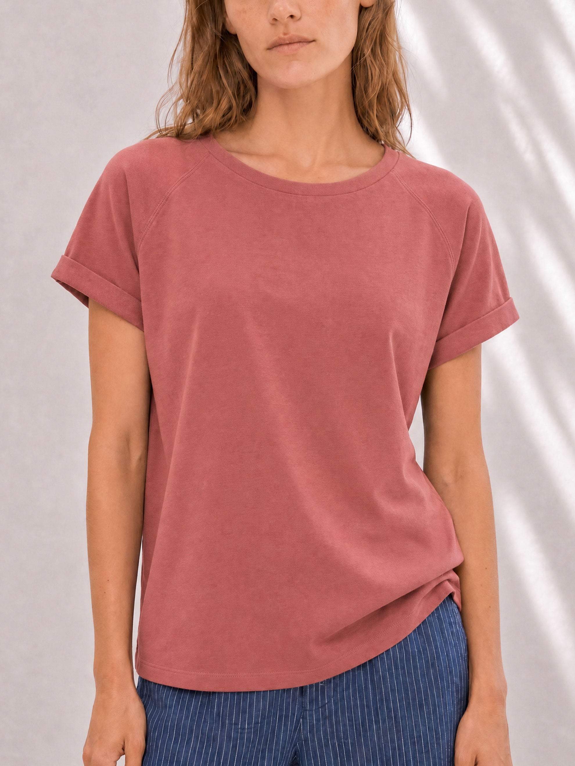 T-Shirt Tara mit recycelter Baumwolle in burnt red | Sweersocean