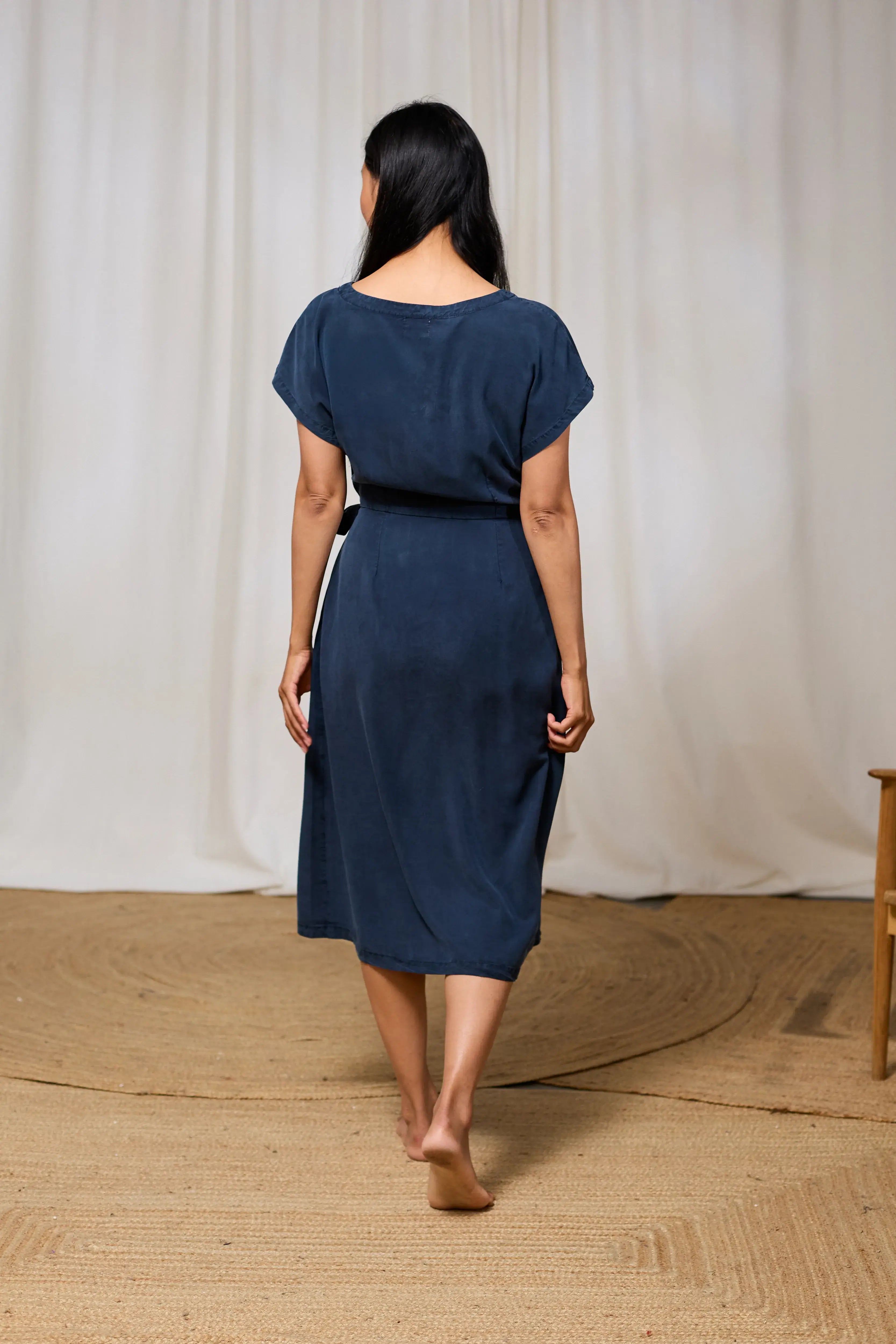 Kleid Comte Tencel navy Twothirds von hinten