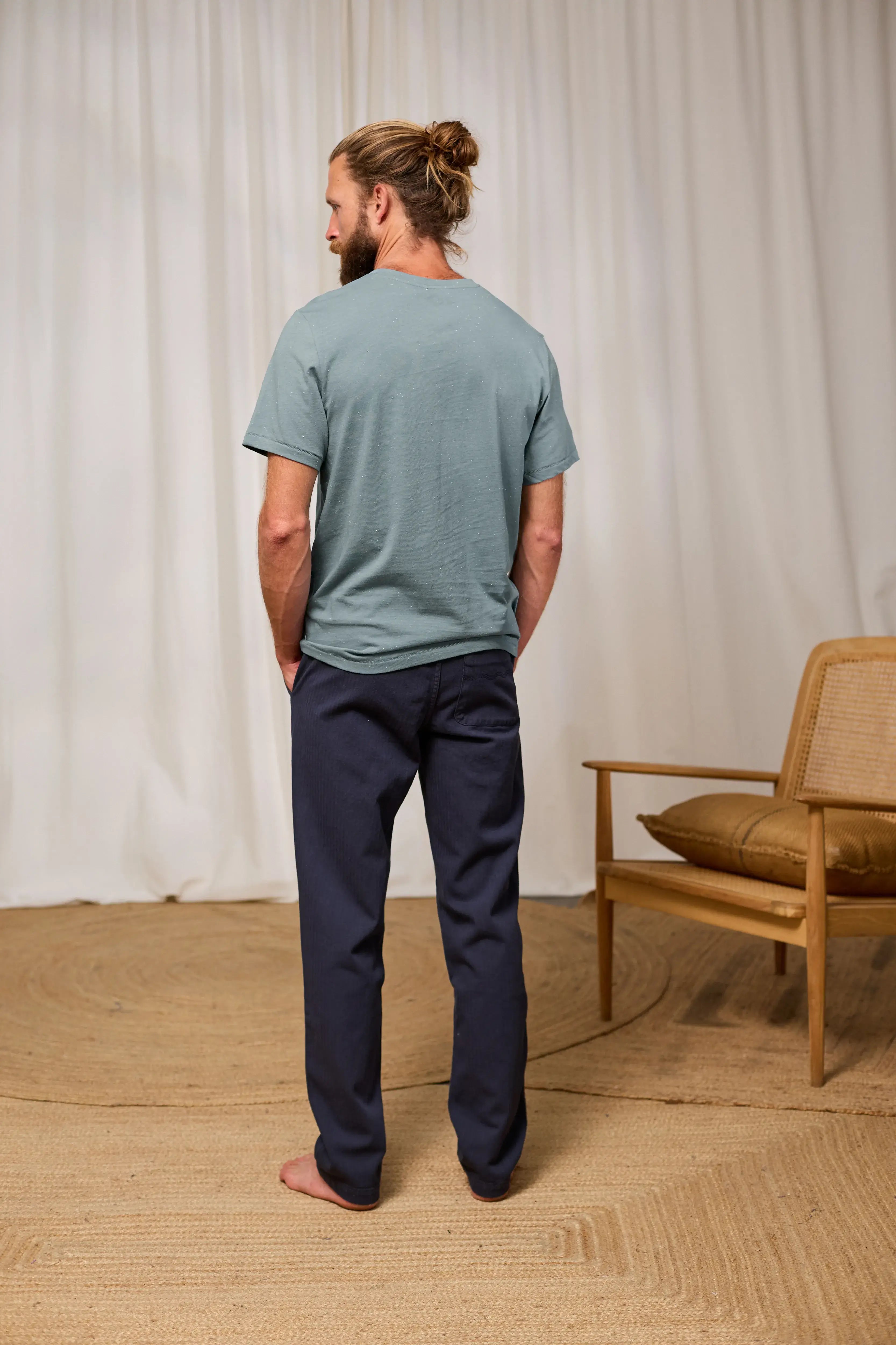 Herren T-Shirt Qalito in old blue von Twothirds Rückenansicht