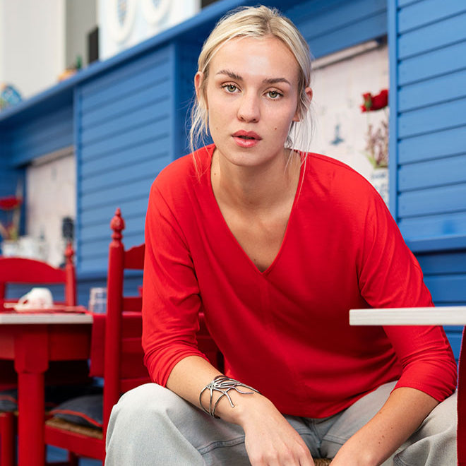 ANOUK V-Neck Shirt – locker und fließend in Rot