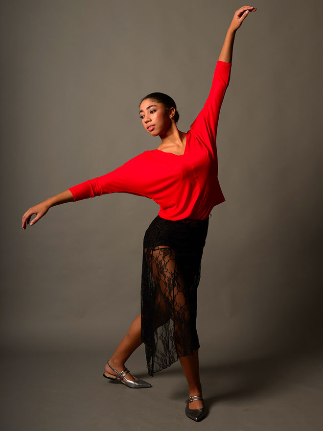 ANOUK V-Neck Shirt – locker und fließend in Rot