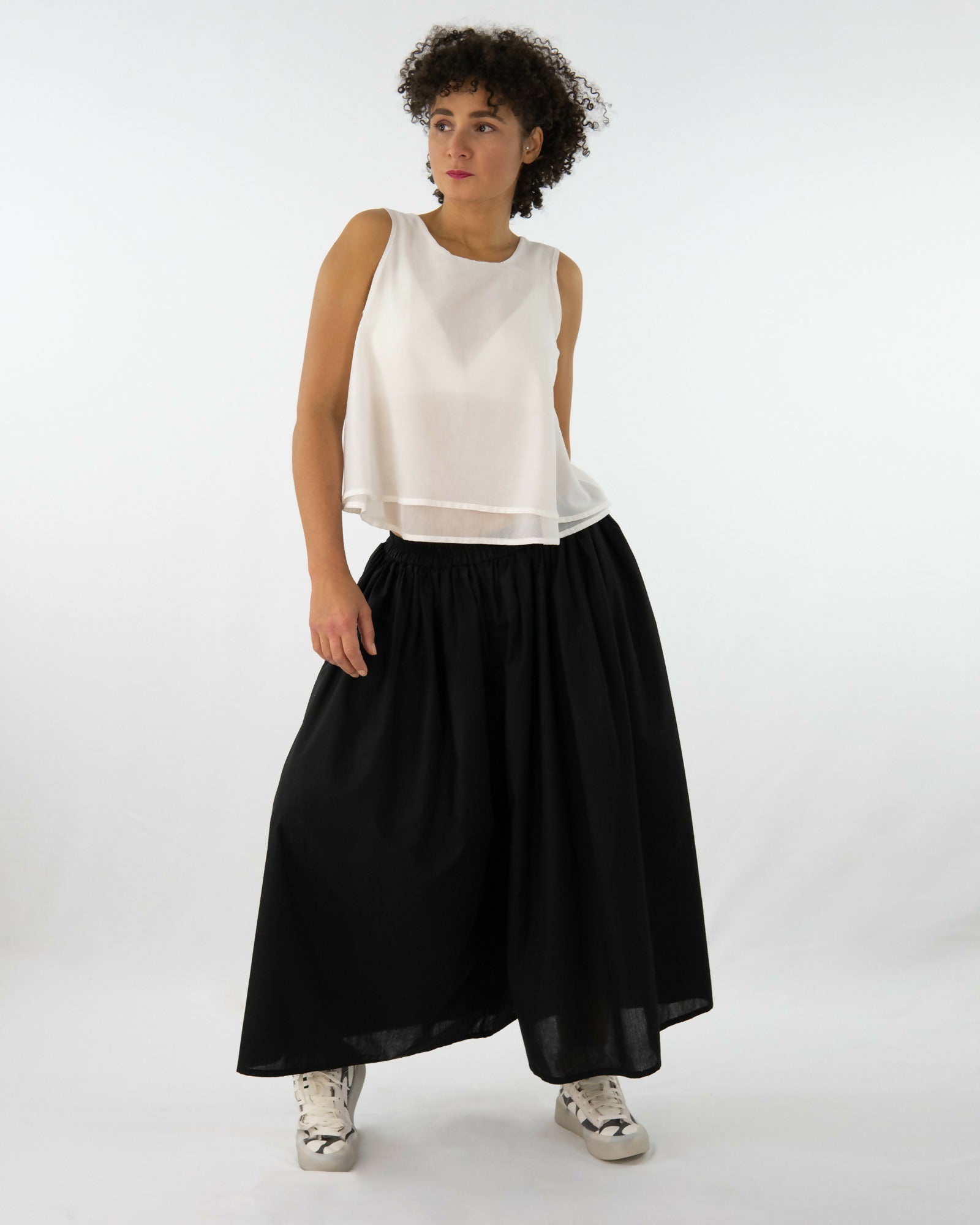 OF28_Hosenrock ZERO + Seidenbluse, ärmellos--2