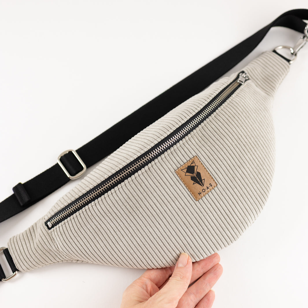 Bauchtasche CORD Greige Size L - vegan und handgefertigt in Berlin | NOAS