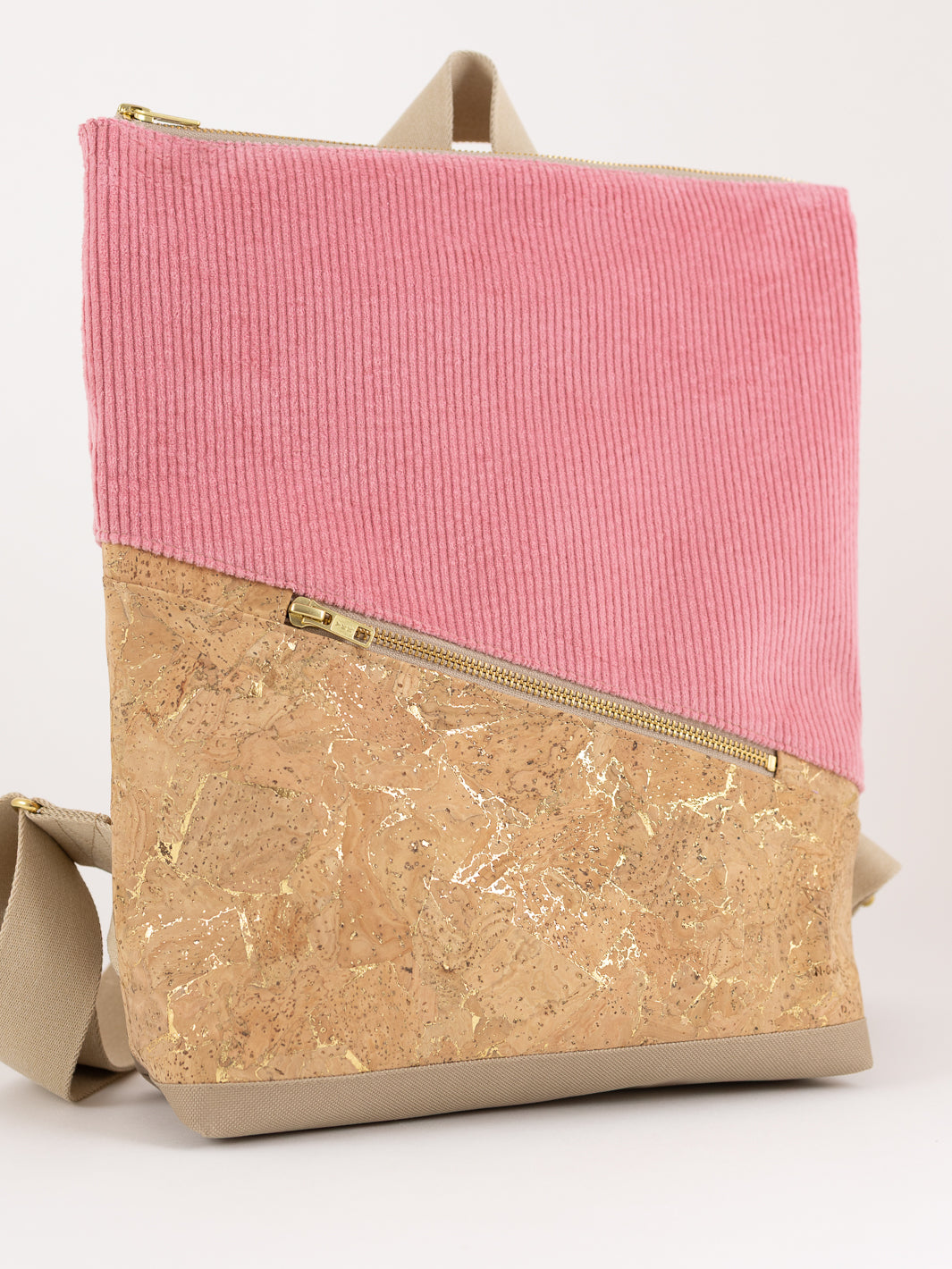 Mini-Rucksack Kork Natur Gold Cord Bubblegum mit Geheimfach - vegan und handgefertigt in Berlin | NOAS