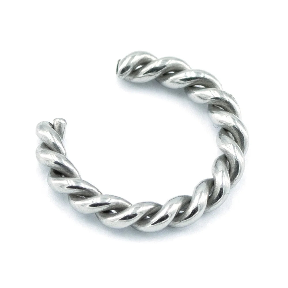 Earcuff aus Edelstahl gedreht