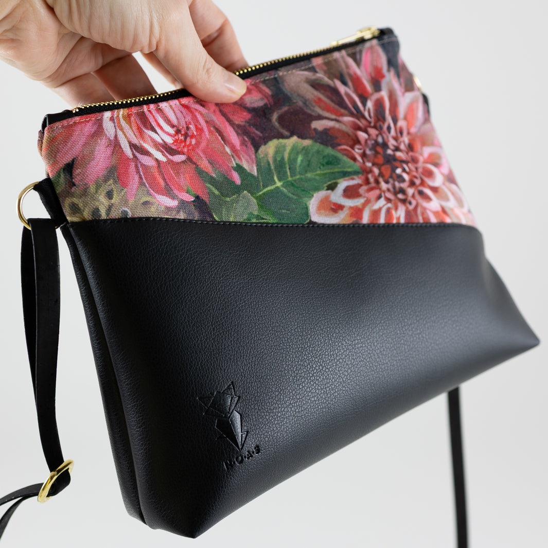 Kleine Handtasche Spring Blossom mit Reißverschlusstasche - vegan und handgefertigt in Berlin | NOAS