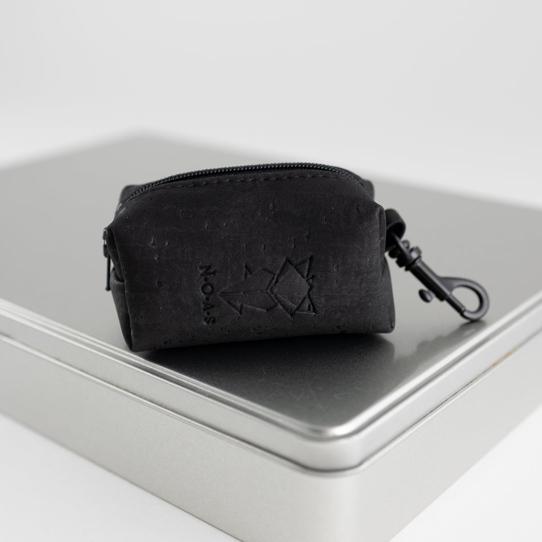 NOAS Mini-Tasche für Hundekotbeutel – Kork Schwarz All Black