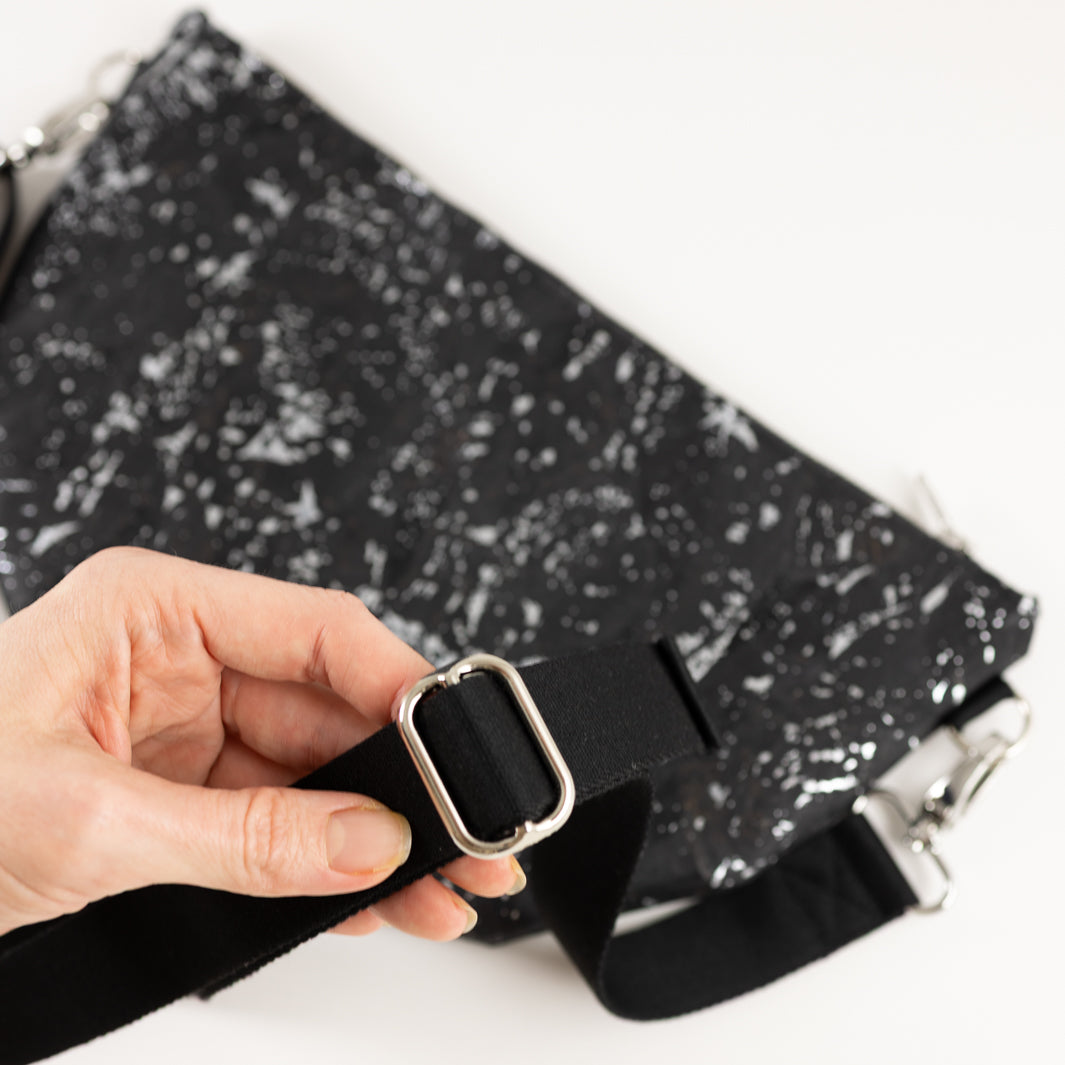 Moon Bag Kork Schwarz Silber - vegan und handgefertigt in Berlin | NOAS