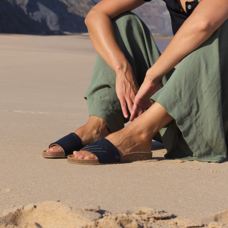 'YIN' - Schwarze Sandalen, monochrom, vegan