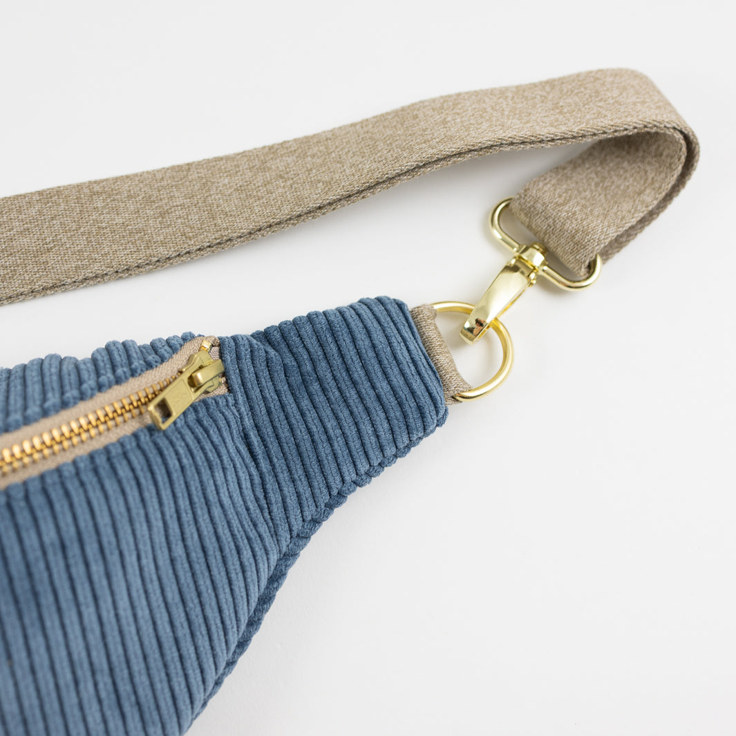 NOAS Bauchtasche Cord Himmelblau - Size L mit Reißverschlusstasche