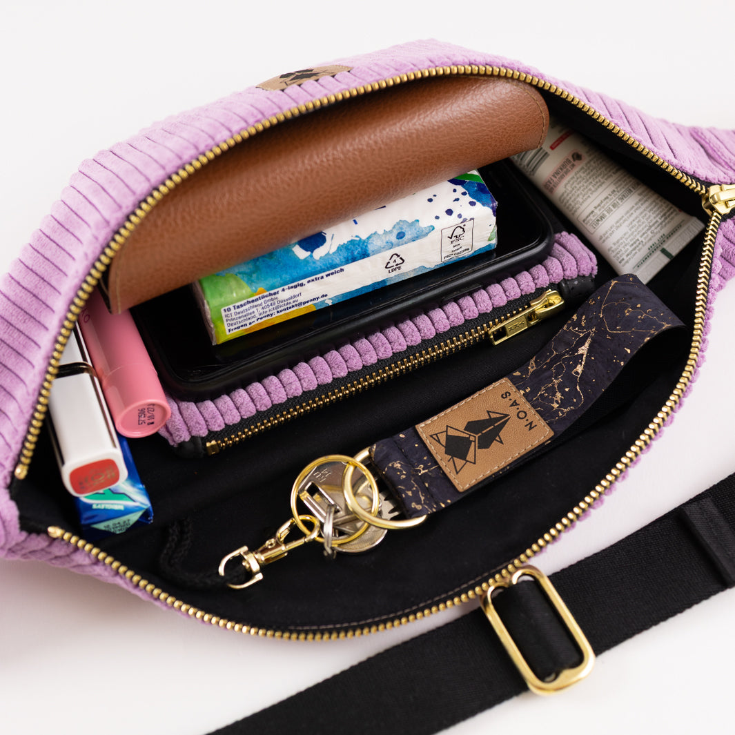 Bauchtasche CORD Waldgrün Size L - vegan und handgefertigt in Berlin | NOAS Berlin