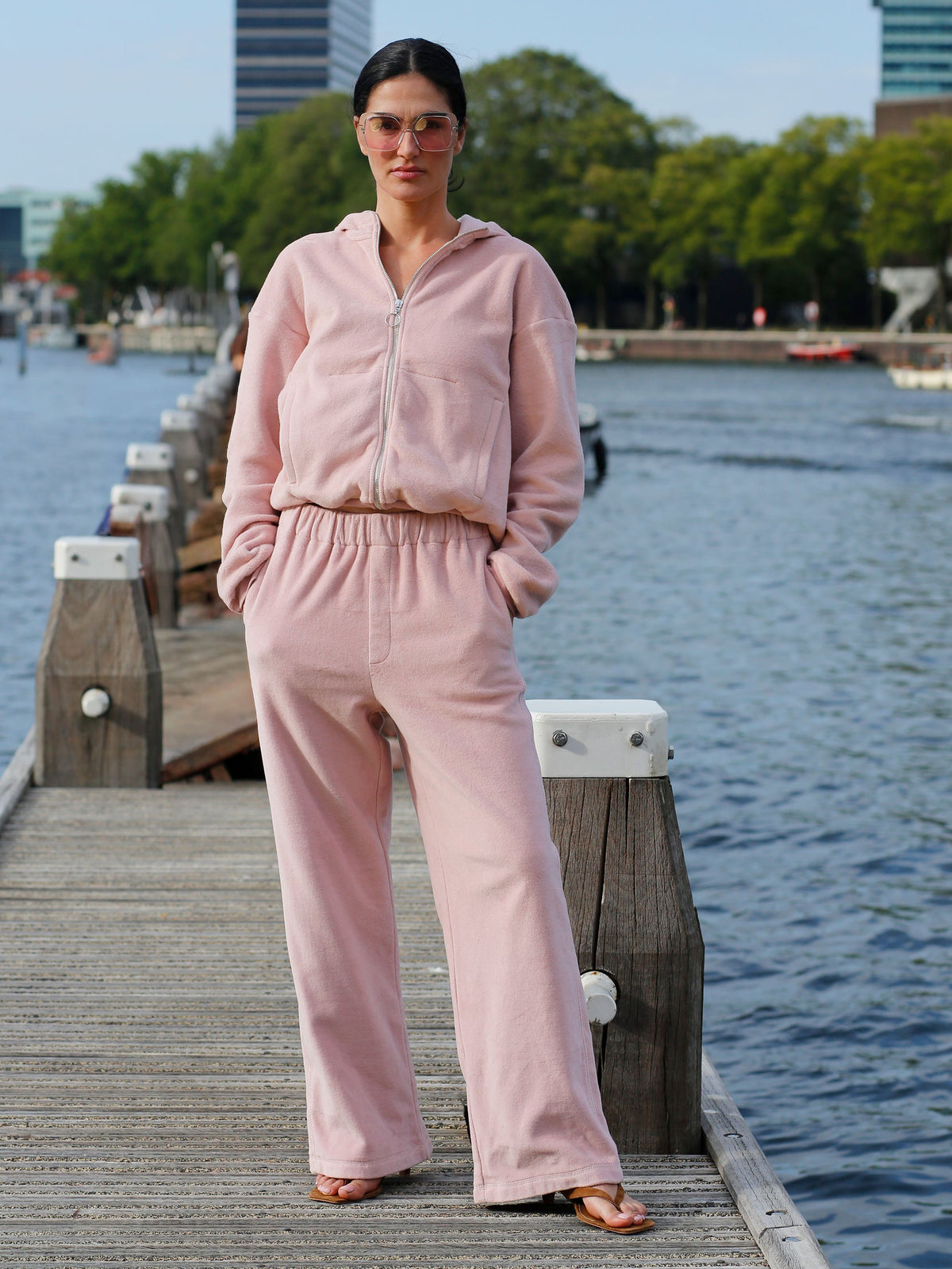 Lässige Hose Marit aus weichem Baumwoll-Fleece in Dusty-Pink | sweersocean
