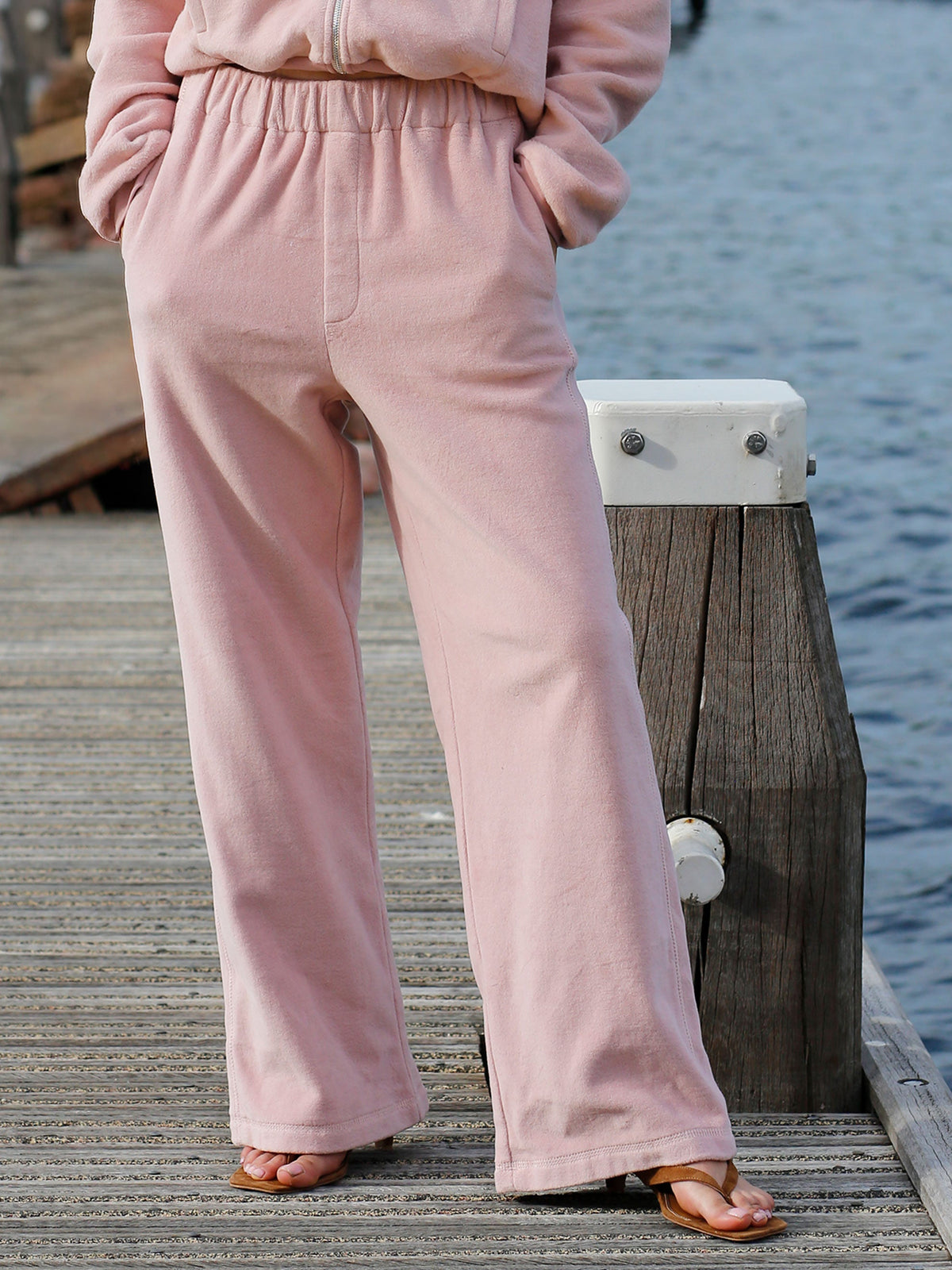 Lässige Hose Marit aus weichem Baumwoll-Fleece in Dusty-Pink | sweersocean