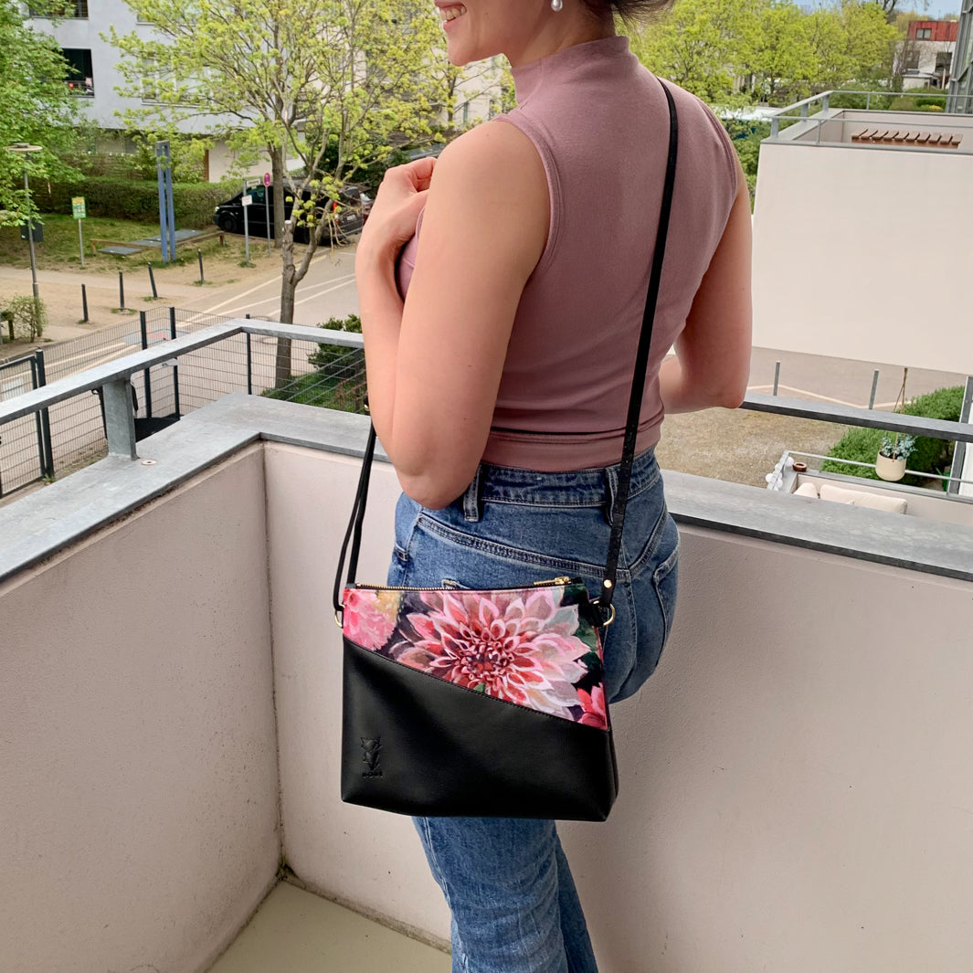 Kleine Handtasche Spring Blossom mit Reißverschlusstasche - vegan und handgefertigt in Berlin | NOAS