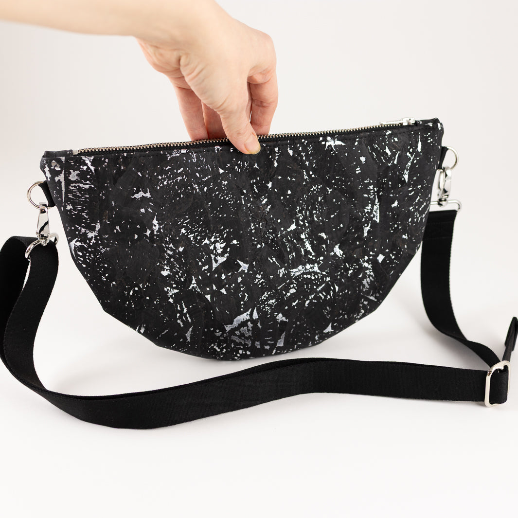 Moon Bag Kork Schwarz Silber