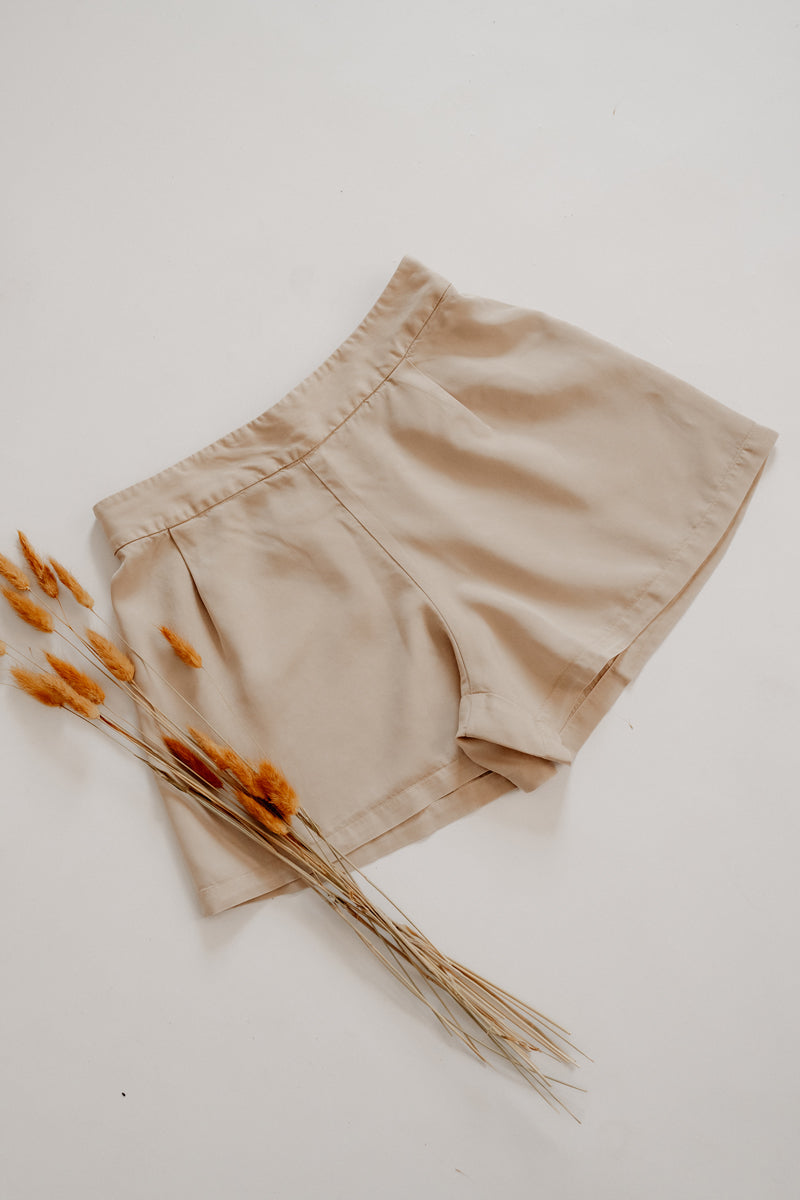 Shorts LIA aus Tencel beige