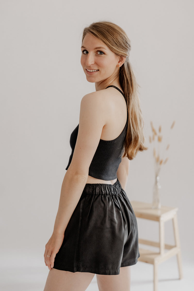 Shorts LIA aus TENCEL™ schwarz