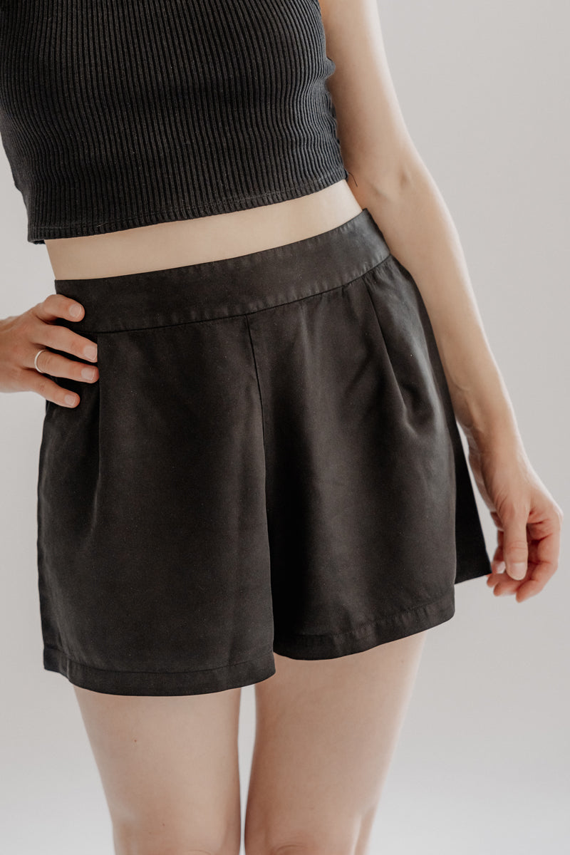 Shorts LIA aus Tencel schwarz