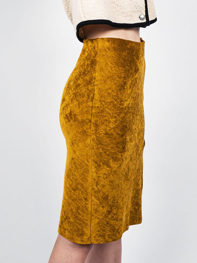 MASHA - schmaler Rock aus Haute Couture-Samt in Gold