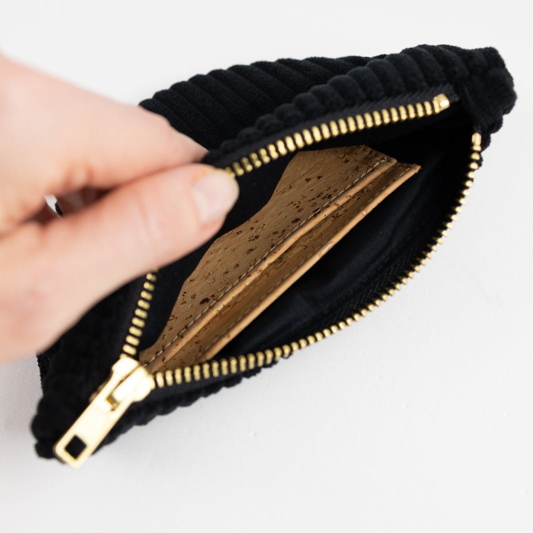 Moon Bag Geldbörse Cord Schwarz - vegan und handgefertigt in Berlin | NOAS NOAS- simply love it.