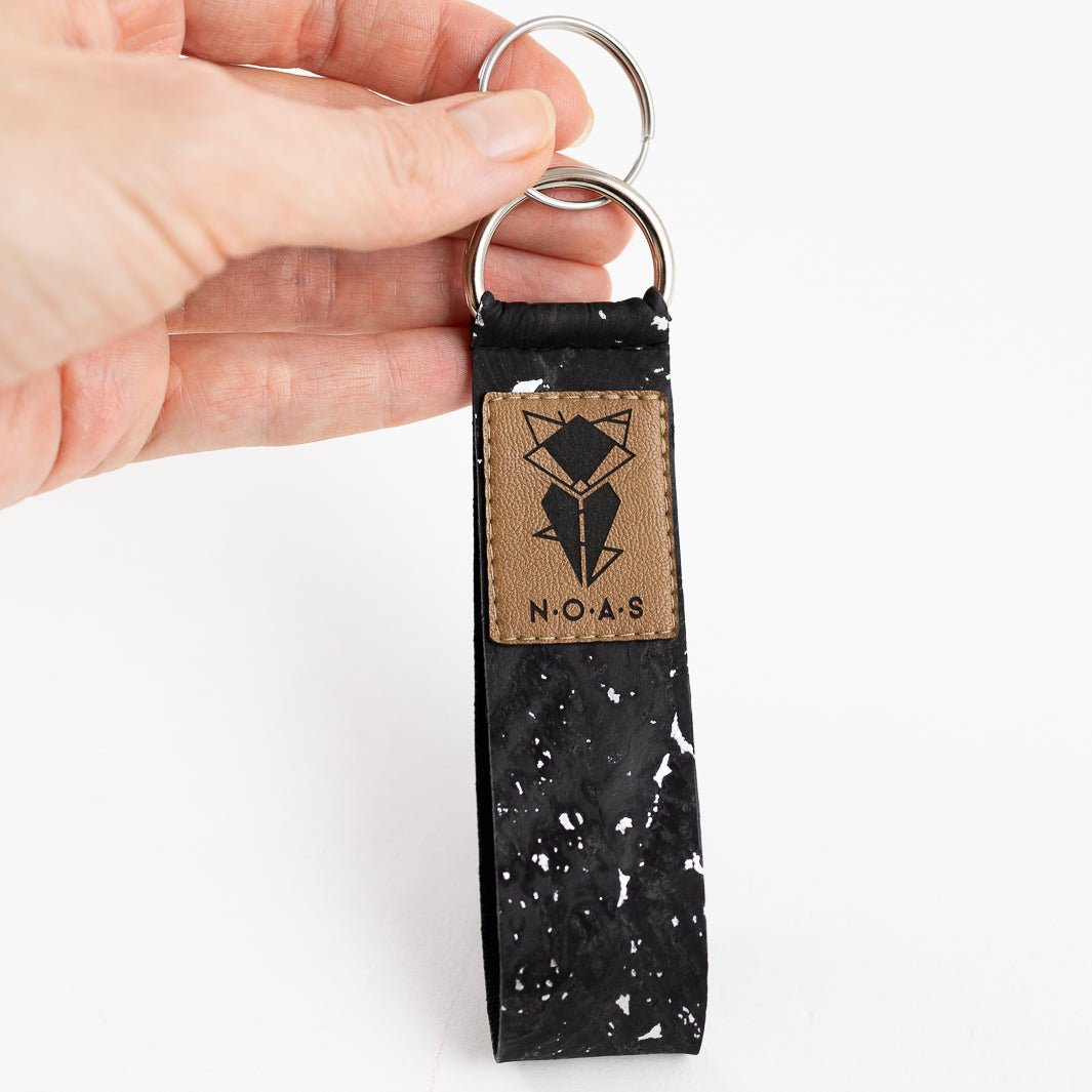 Schlüsselanhänger Kork Schwarz Silber - vegan und handgefertigt in Berlin | NOAS NOAS- simply love it.