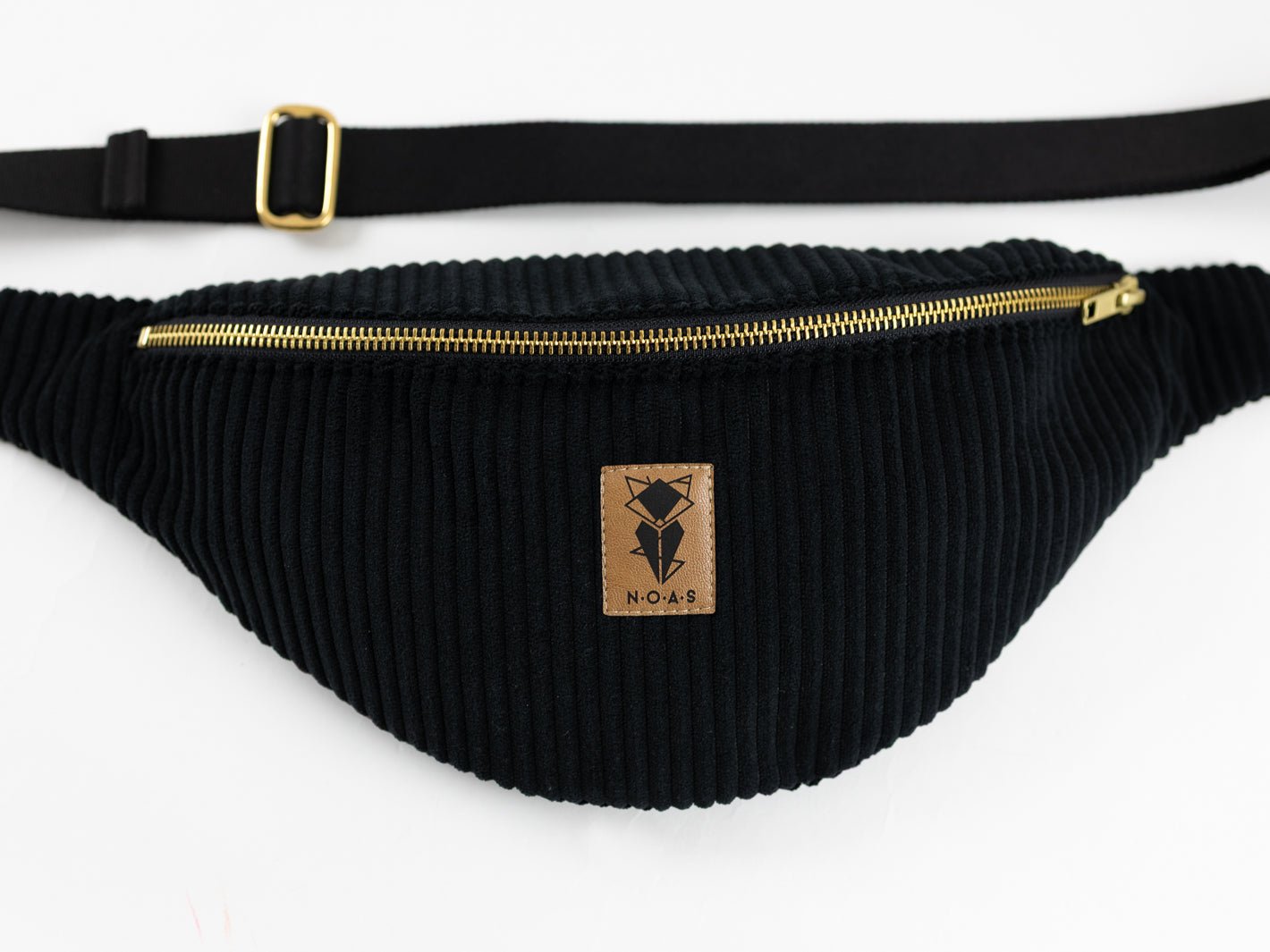 Bauchtasche CORD Schwarz Size L - vegan und handgefertigt in Berlin | NOAS NOAS- simply love it.