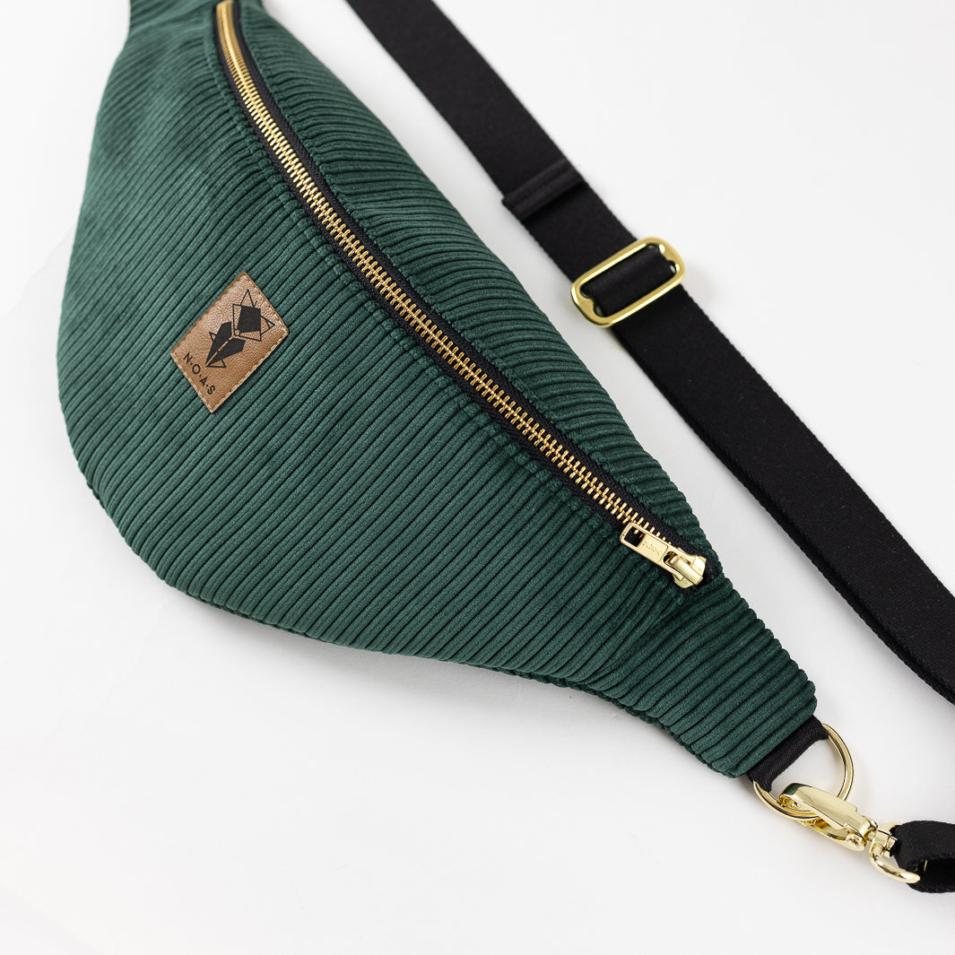 Bauchtasche CORD Waldgrün Size L - vegan und handgefertigt in Berlin | NOAS Berlin
