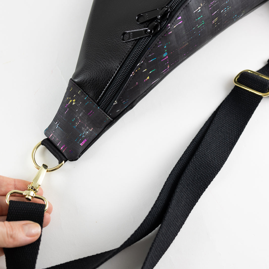 Bauchtasche Rainbow Kork Schwarz Size L - vegan und handgefertigt in Berlin | NOAS