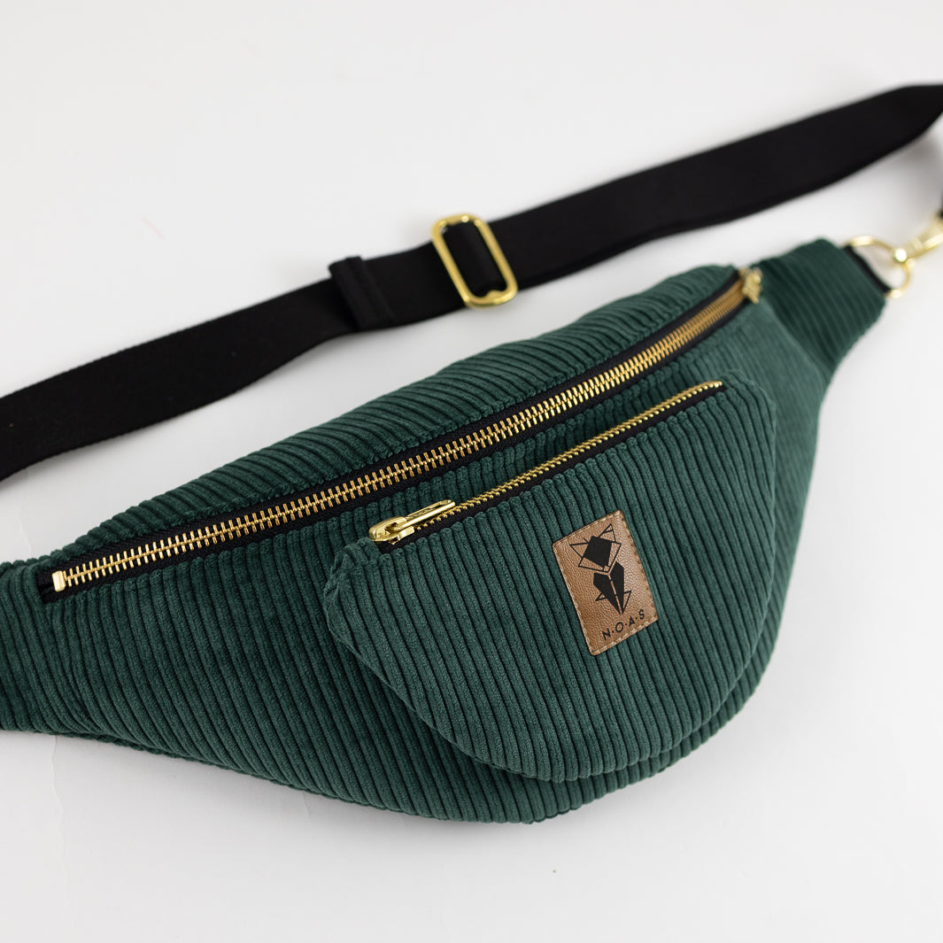 Bauchtasche CORD Waldgrün Size L - vegan und handgefertigt in Berlin | NOAS Berlin