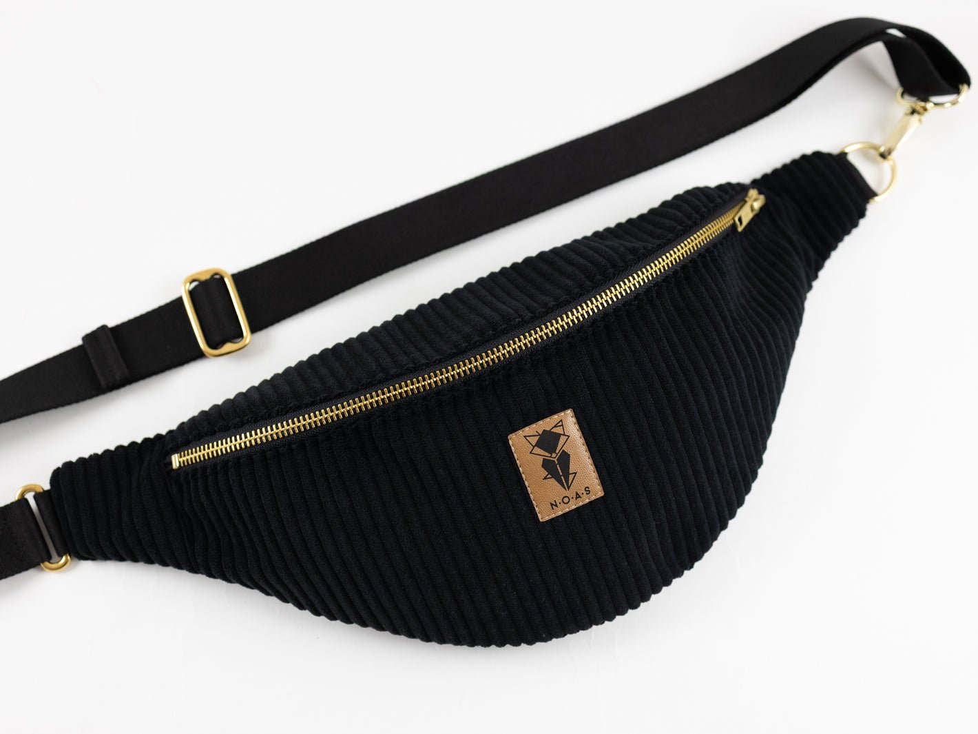Bauchtasche CORD Schwarz Size L - vegan und handgefertigt in Berlin | NOAS NOAS- simply love it.