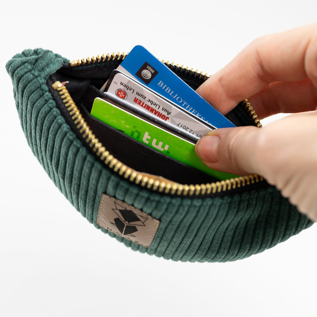 Bauchtasche CORD Greige Size L - vegan und handgefertigt in Berlin | NOAS