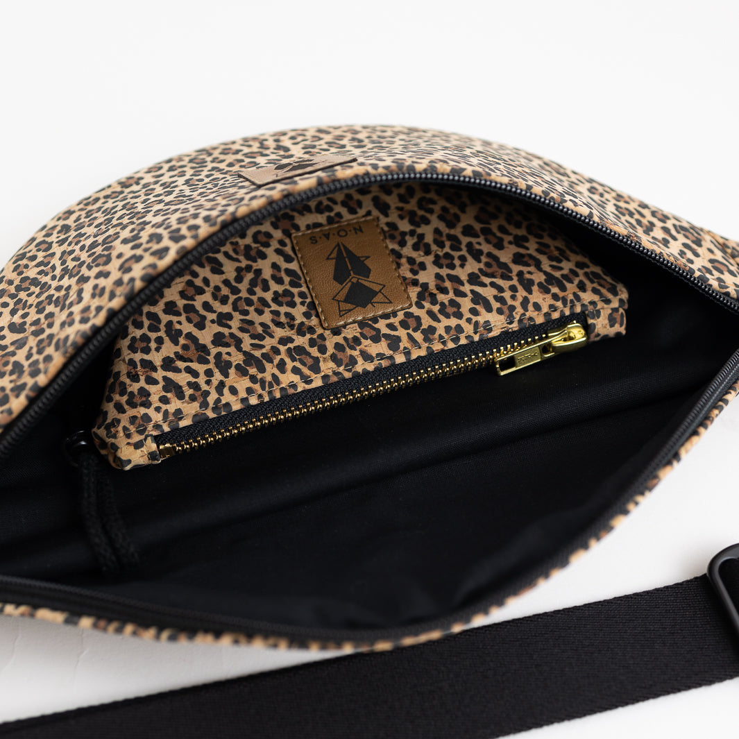 Bauchtasche Kork LEO Size M - vegan und handgefertigt in Berlin | NOAS