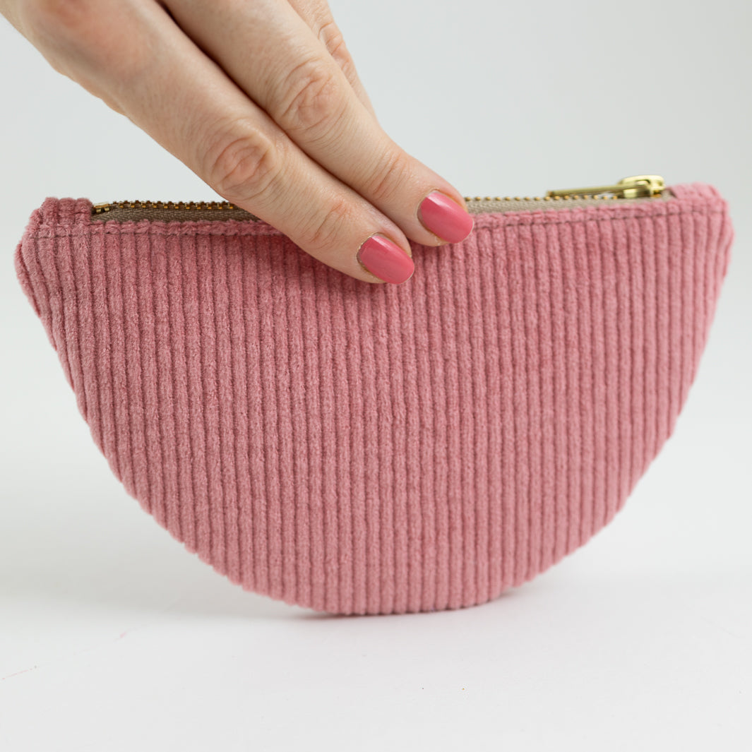 Bauchtasche Cord Bubblegum Size M - vegan und handgefertigt in Berlin | NOAS